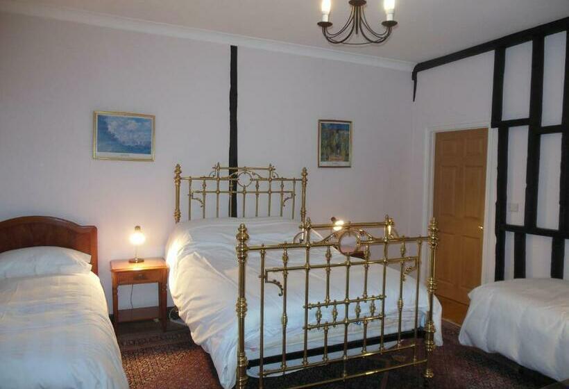 חדר משפחתי, Highfield Farm