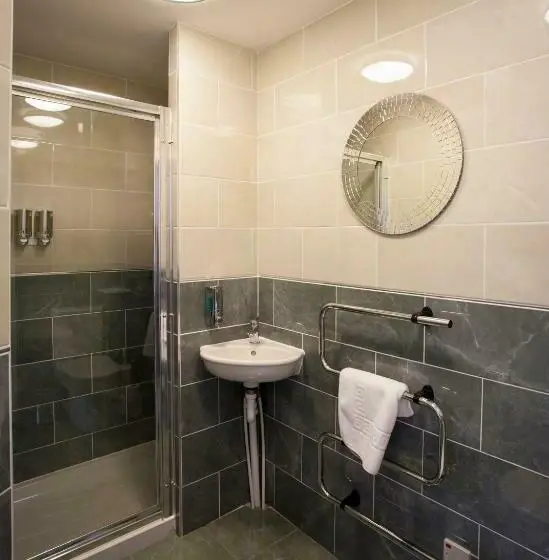 Perhehuone, Lochside Guest House