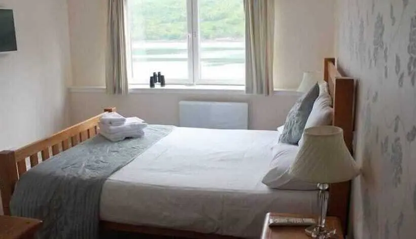 Perhehuone, Lochside Guest House