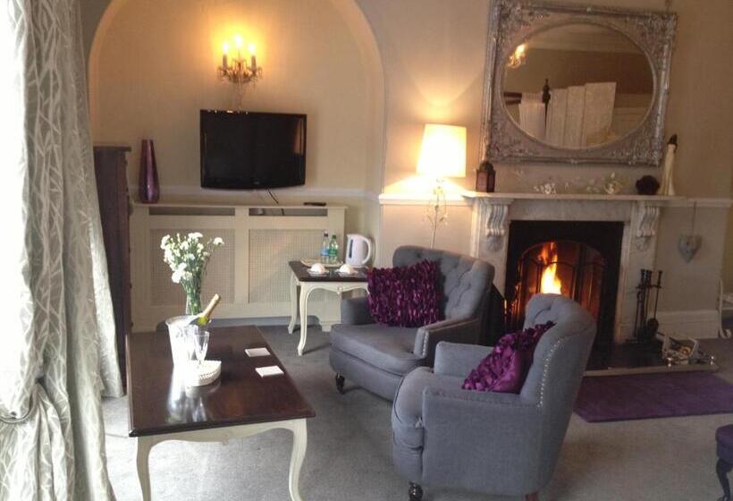 סוויטה דלוקס, The Castle House