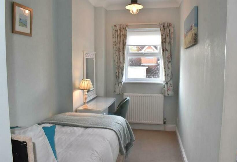 غرفة عائلية, The Castleton