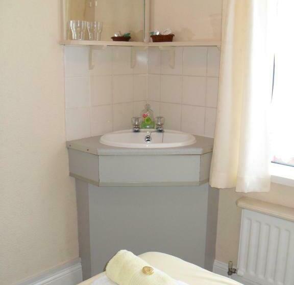 经济房, The Florida Guest House