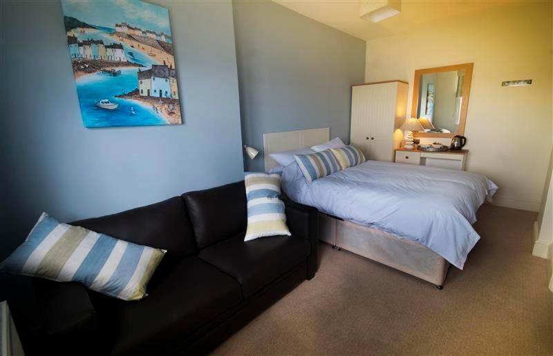 Семейный Номер, The Paris