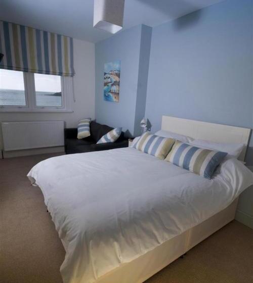 Семейный Номер, The Paris