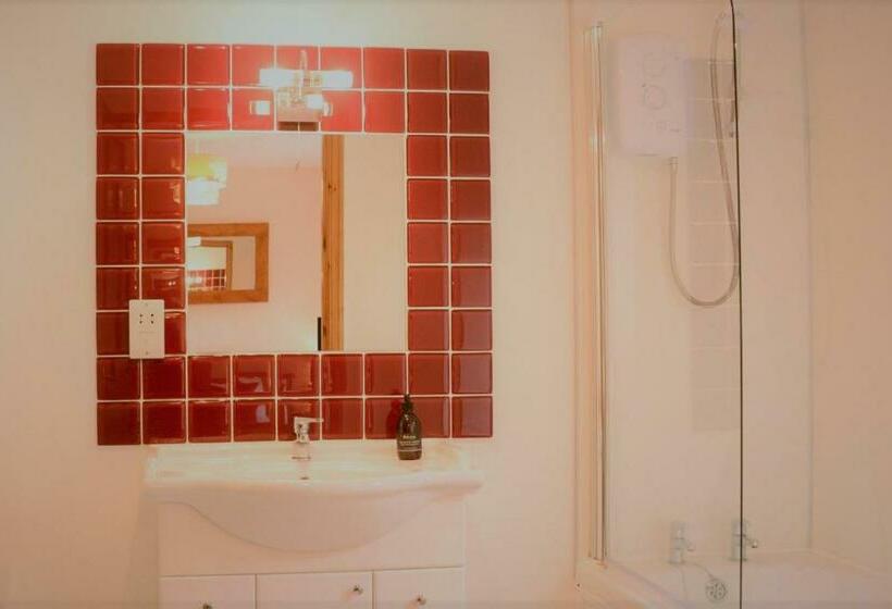 스탠다드 룸 킹사이즈 침대, Torcastle House