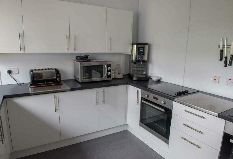 스탠다드 트리픔 룸 공동욕실, Crianlarich Youth Hostel