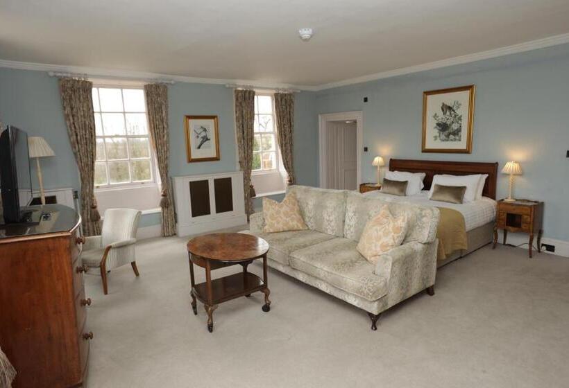 סוויטת ג'וניור, Chicheley Hall