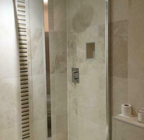 シングルデラックスルーム, Gwesty Cymru