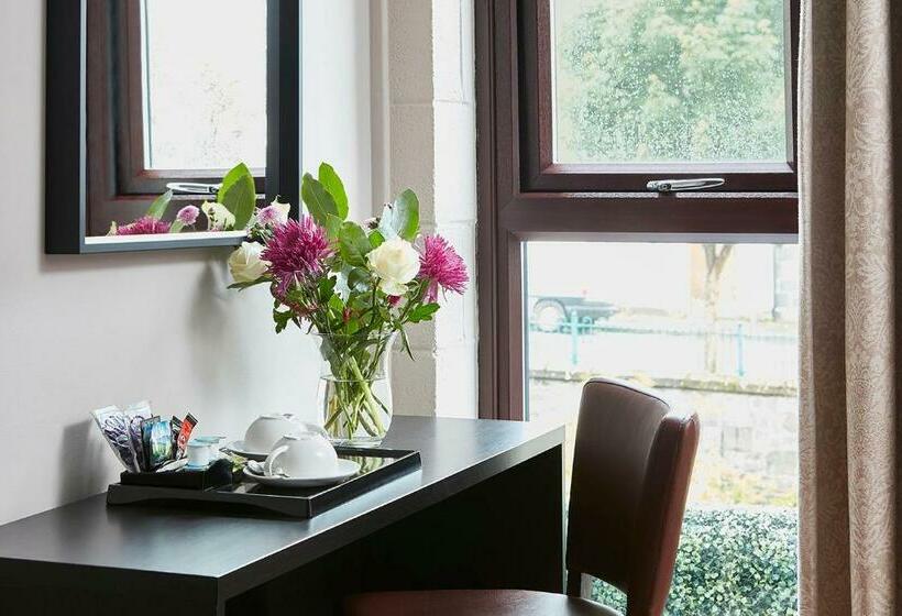 اتاق لوکس, The Ranald