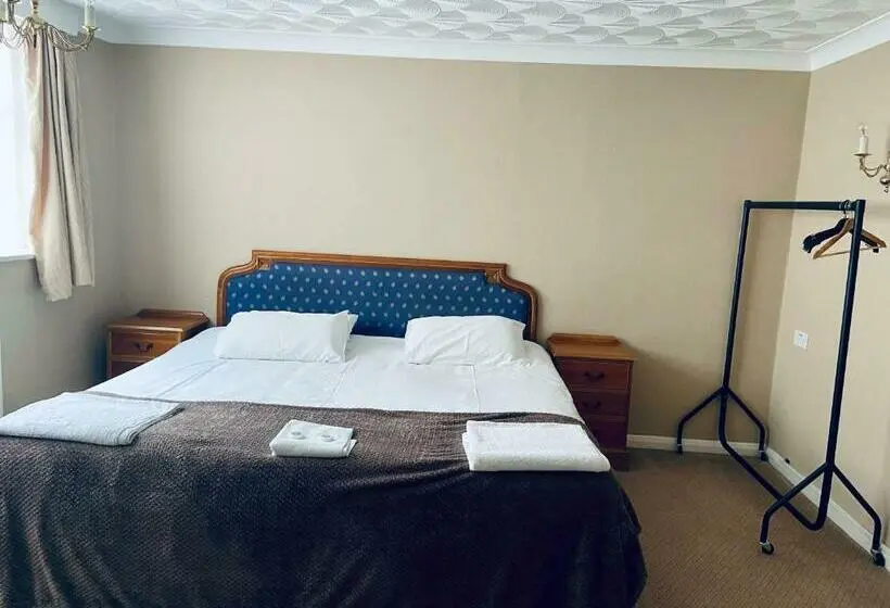 Deluxe Suite King Bed, The Royal Victoria & Bull