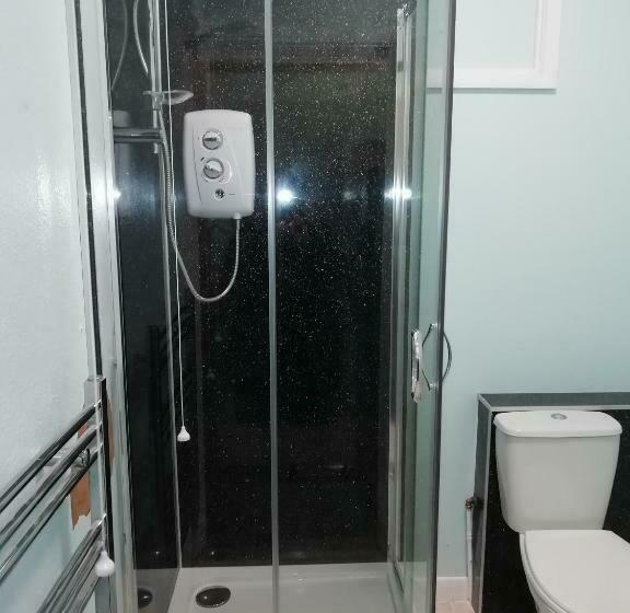 غرفة قياسية فردية, Vallum House