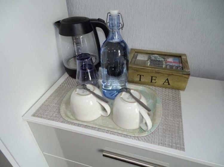 غرفة قياسية, Vallum House