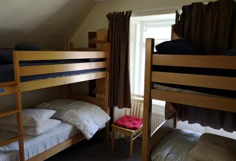 ルームシェアのワンベッド, Rowardennan Youth Hostel