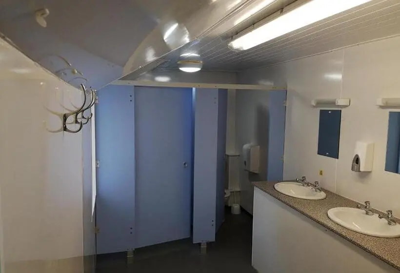 ルームシェアのワンベッド, Rowardennan Youth Hostel