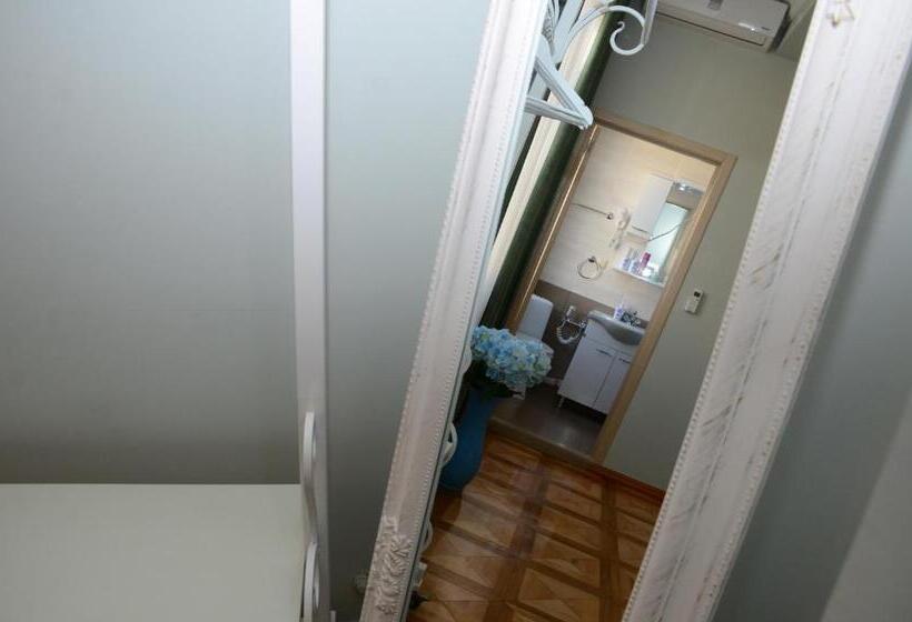 اتاق لوکس, Guest House Batumi Globus