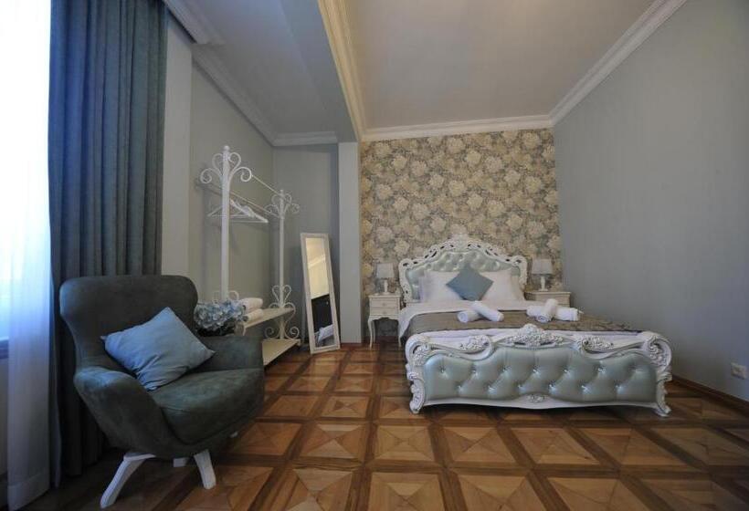 اتاق لوکس, Guest House Batumi Globus