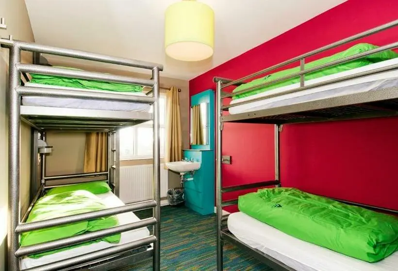 Bed in Shared Room with Shared Bathroom, Yha Malham