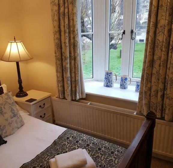 Номер Стандарт, Gothic House