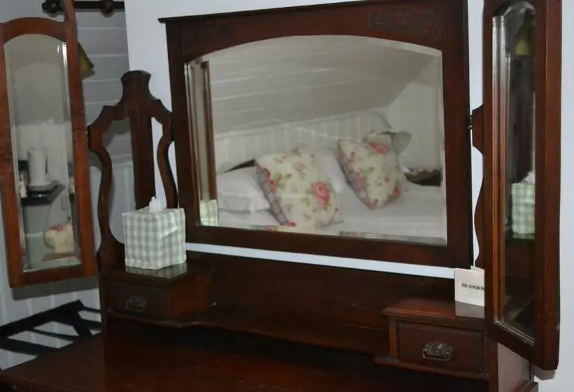 キングサイズベッドのスタンダードルーム, Ternhill Farm House   5 Star Guest Accommodation With Optional Award Winning Breakfast