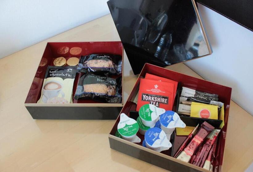 اتاق اجرایی با تخت بزرگ, The P&m Paignton Residence