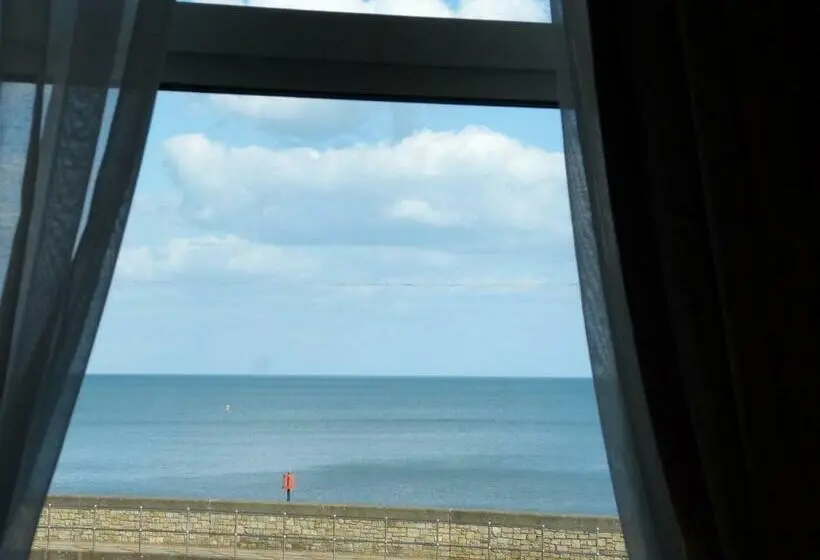Camera Standard Vista Mare, The Thornhill