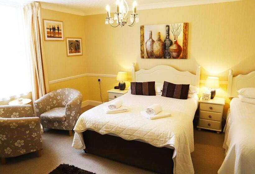 Семейный Номер, The Thornhill