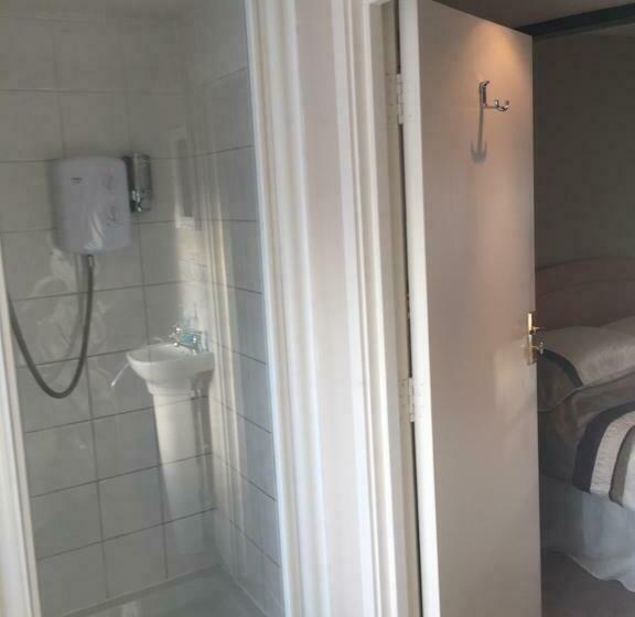 חדר סטנדרט, The Wheatsheaf