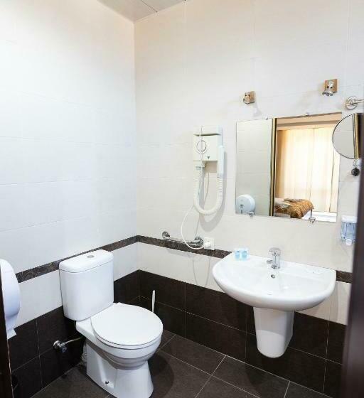 اتاق استاندارد, Alazani Valley