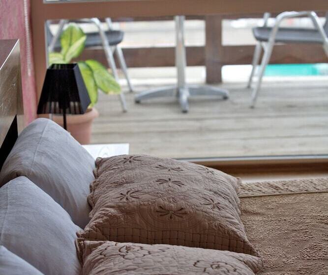 اتاق استاندارد, Alazani Valley