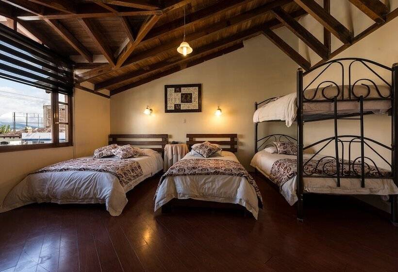 اتاق استاندارد سه نفره, Bella Casona