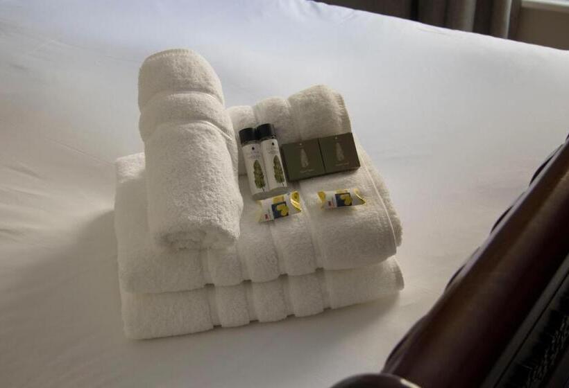 Номер Стандарт, Cathedral Gate