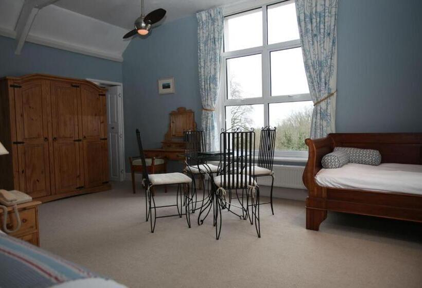 ファミリールーム, Fernhill