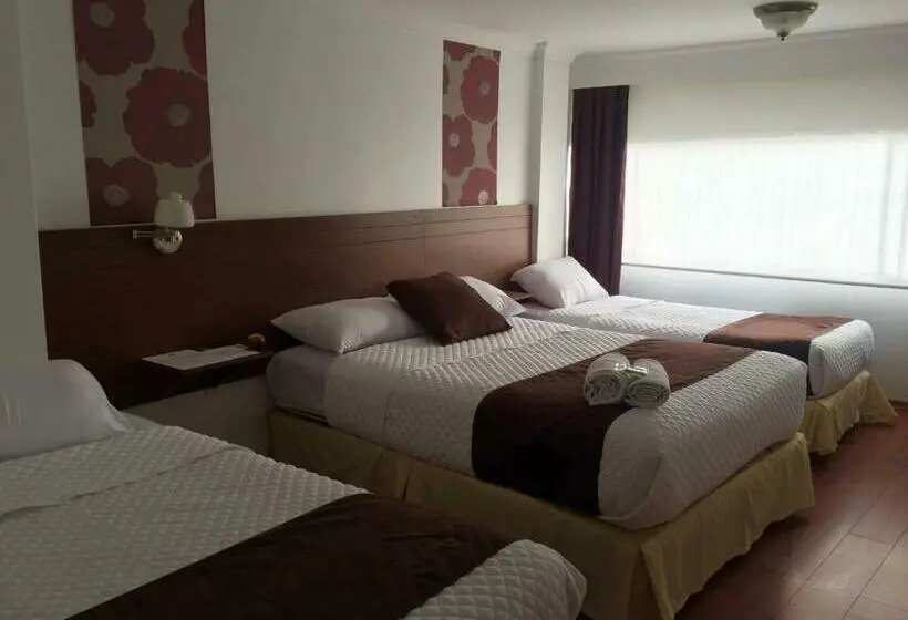 Standard Neljän Hengen Huone, Gran Hotel Napoleón