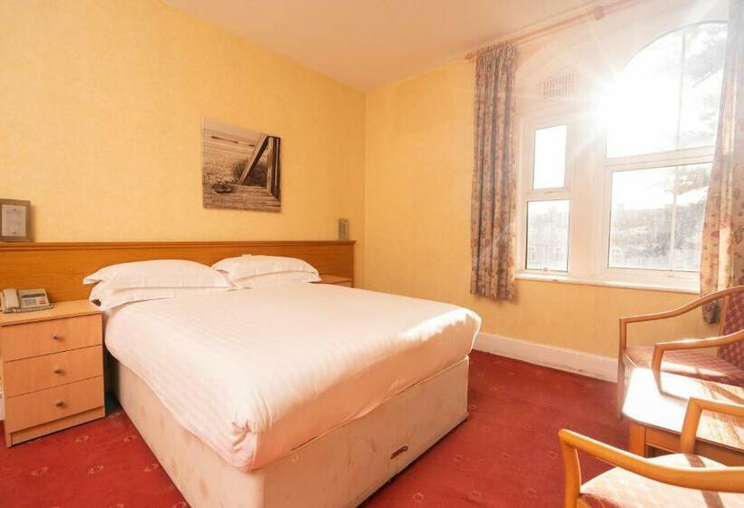 חדר בסיסי, Lauriston