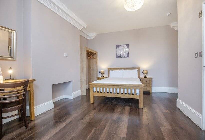 Номер Стандарт, Marlborough