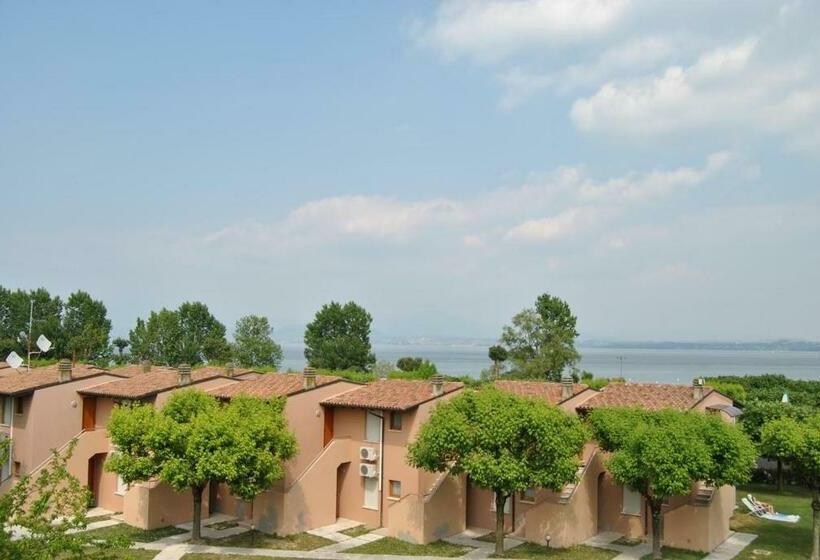 Апартаменты 1 Спальня Нижний Этаж, Residence Villaggio Tiglio