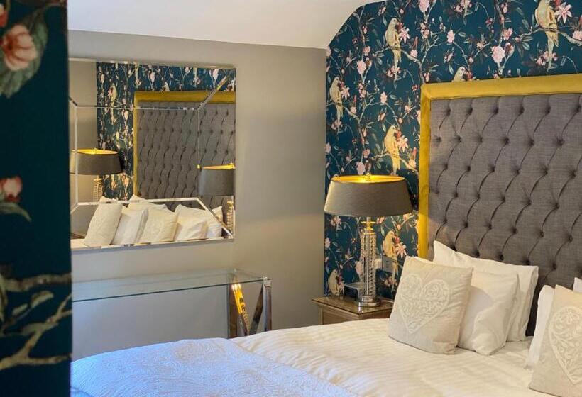 חדר דחוקס עם מיטת קינג, The General Tarleton