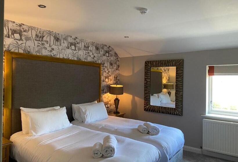 חדר סופריור עם מיטת קינג, The General Tarleton