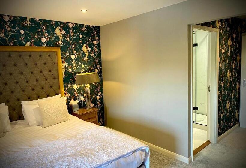 חדר דחוקס עם מיטת קינג, The General Tarleton