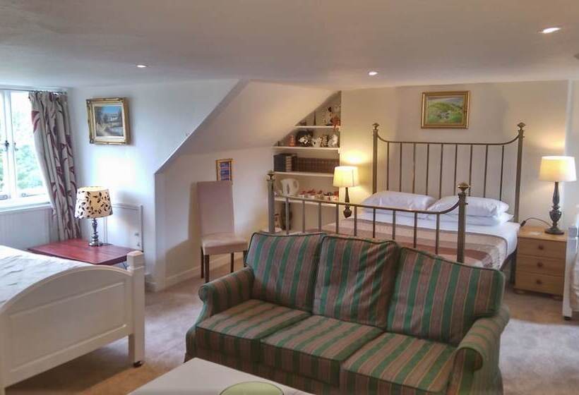 غرفة عائلية, The Globe Inn