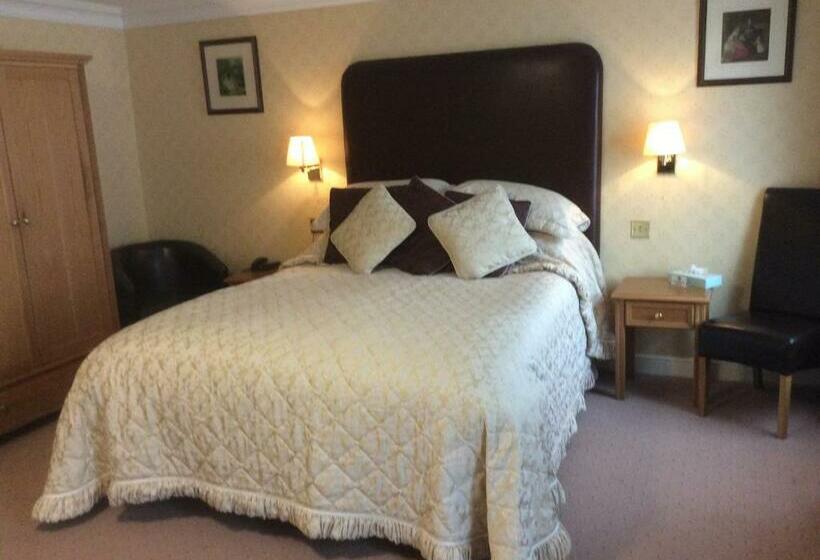 Семейный Номер, The Golden Lion