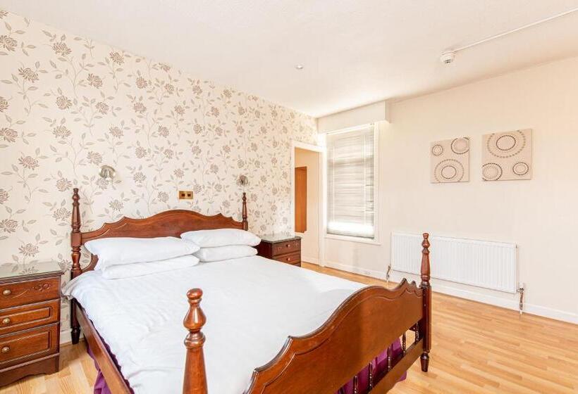 חדר משפחתי, The Headlands