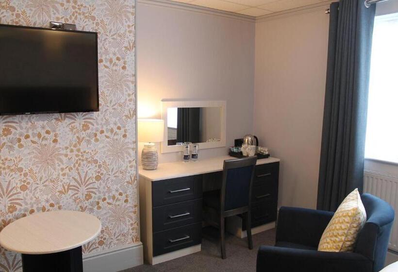 家庭间, The Pines