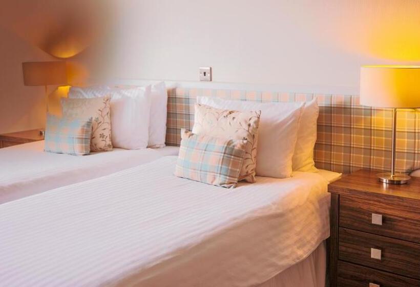 家庭间, The Pines