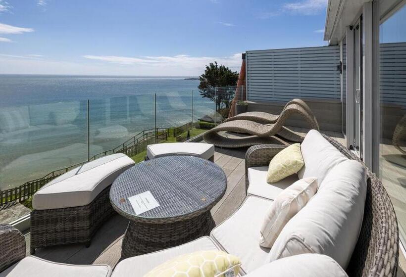 带海景的复工套房, The Pines