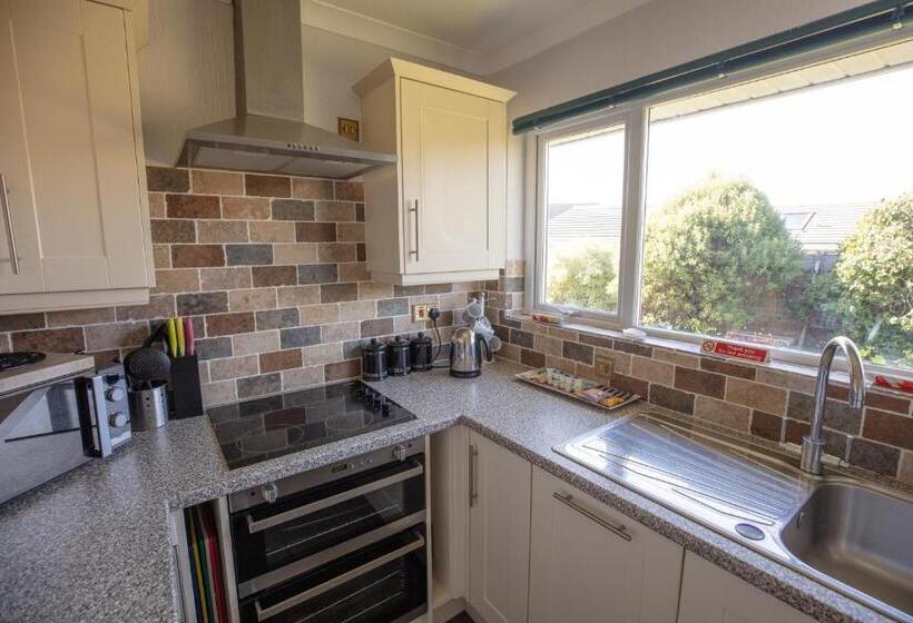 带2个卧室的标准洋房, The Pines