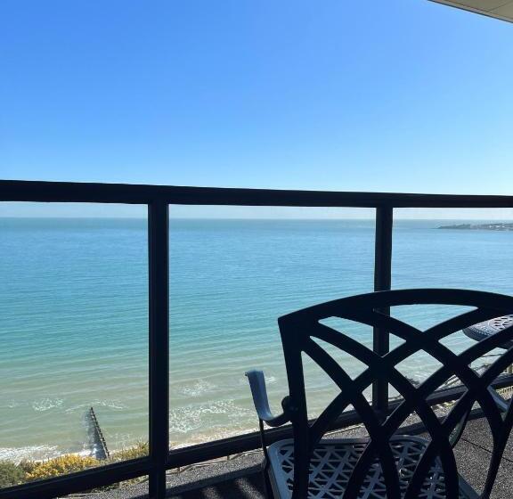 海景标准间带阳台, The Pines