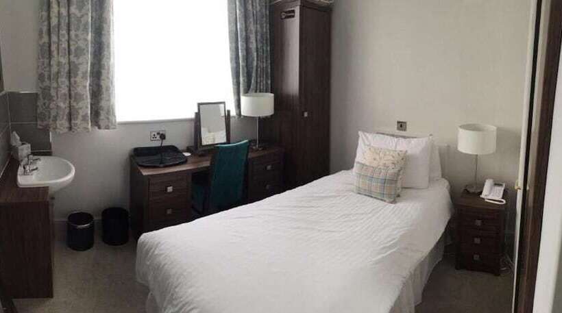 标准单人间, The Pines