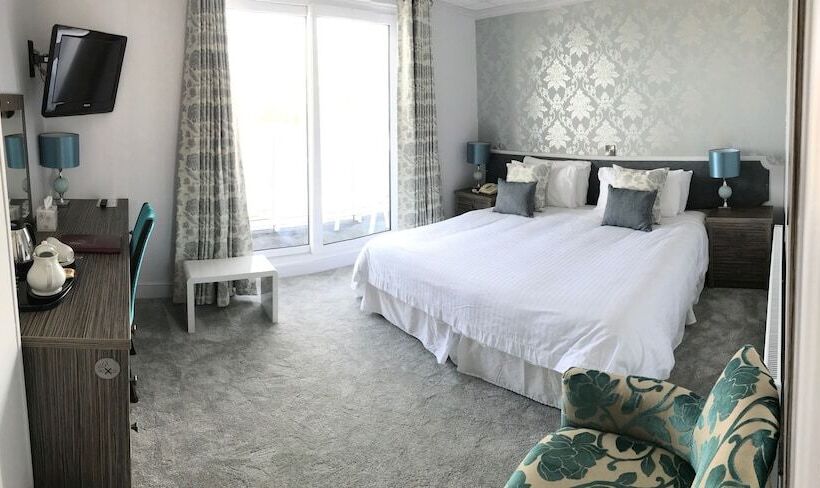 家庭间, The Pines