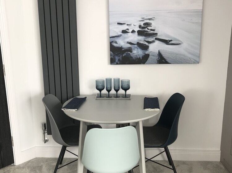 带海景的复工套房, The Pines